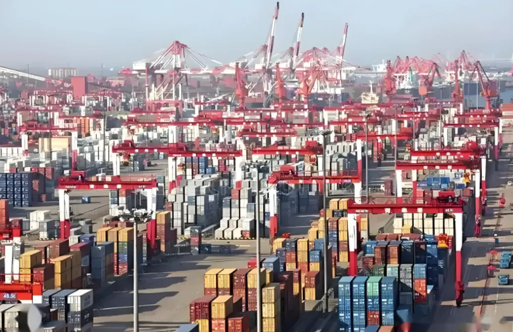 年前出货高峰:拥堵、甩柜频发,拖车费飙升,清关难上加难,码头拥堵不堪!